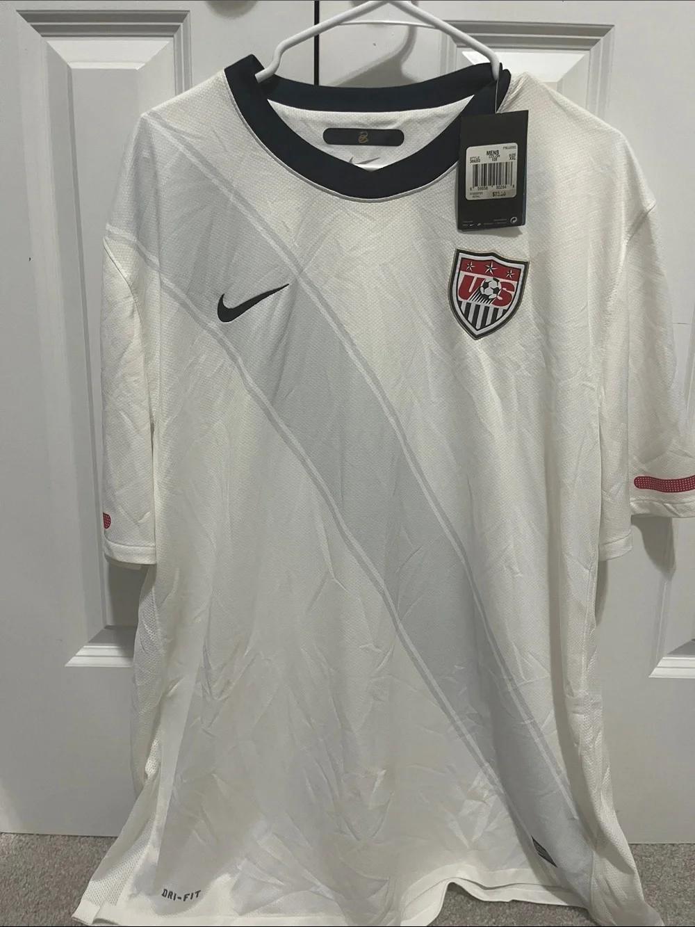 Nike Men’s White Soccer Jersey with Navy Accents